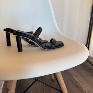 Tamara Mellon Elegant Black Sandals